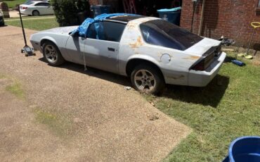 Chevrolet-camaro-1982-grey-2