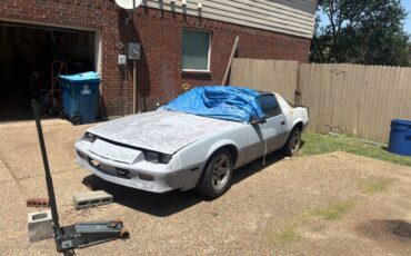 Chevrolet-camaro-1982-grey