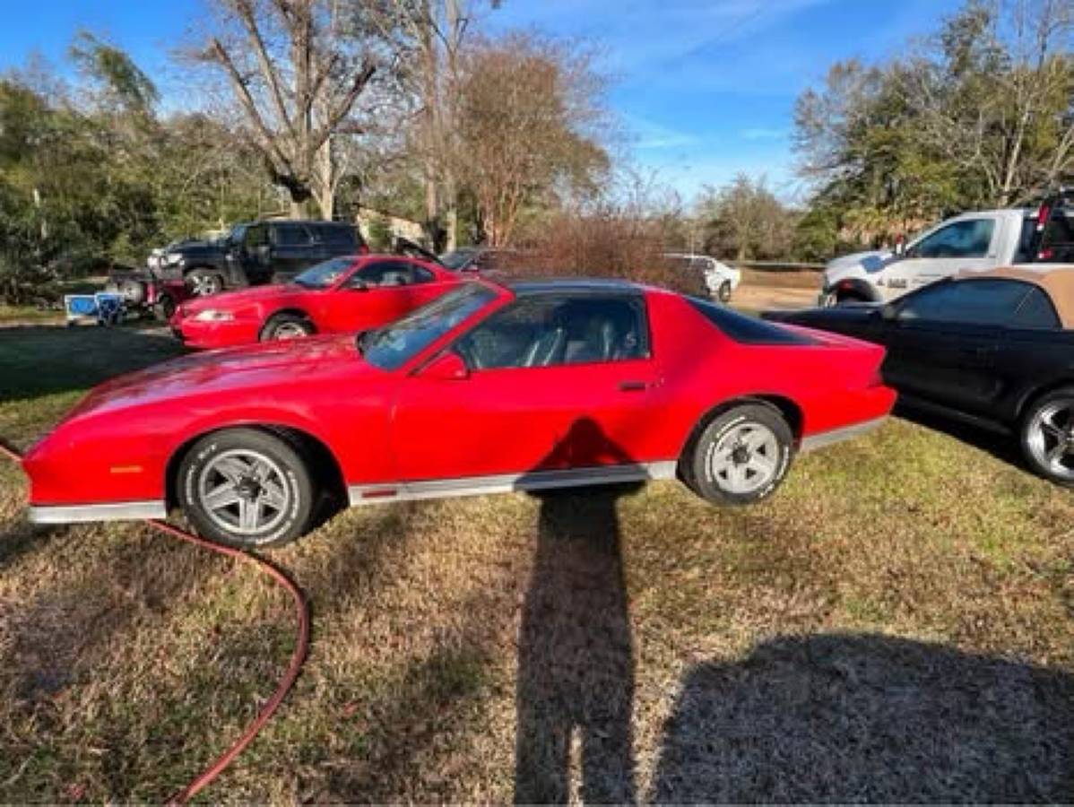 Chevrolet-camaro-1982-red-15