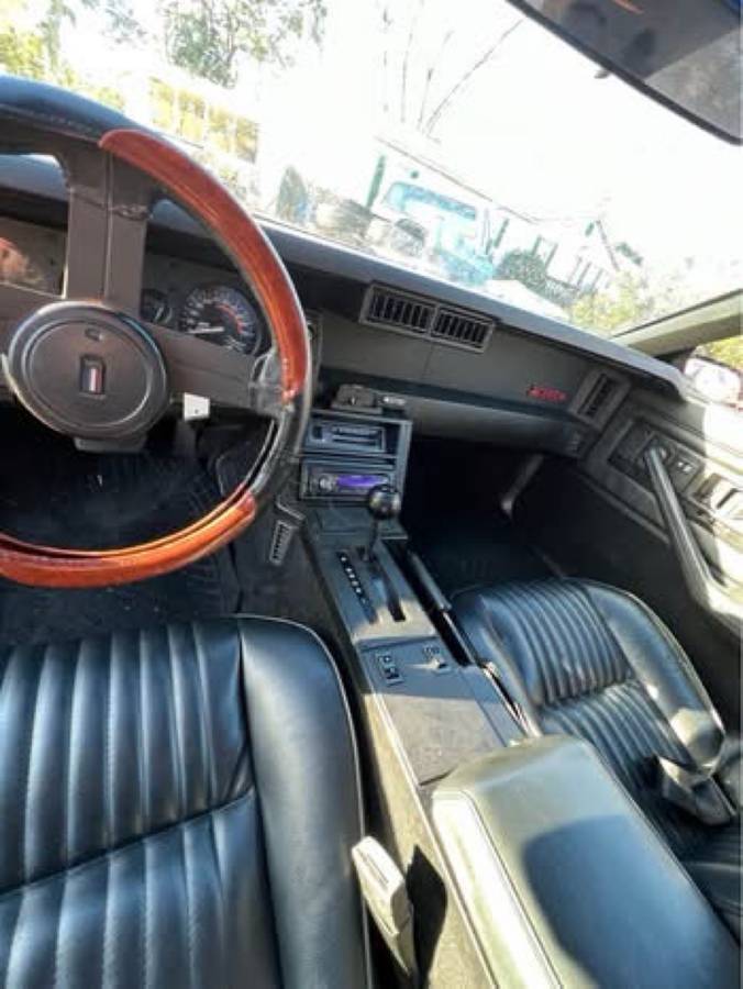 Chevrolet-camaro-1982-red-19