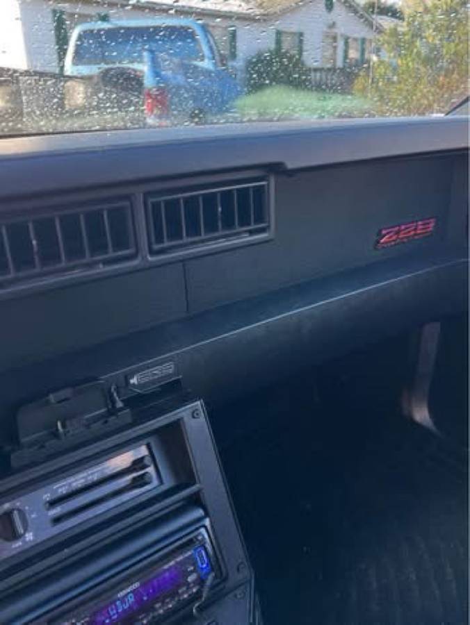 Chevrolet-camaro-1982-red-8