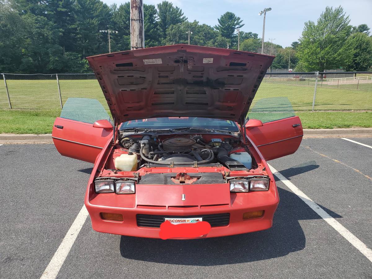 Chevrolet-camaro-1985-red-11