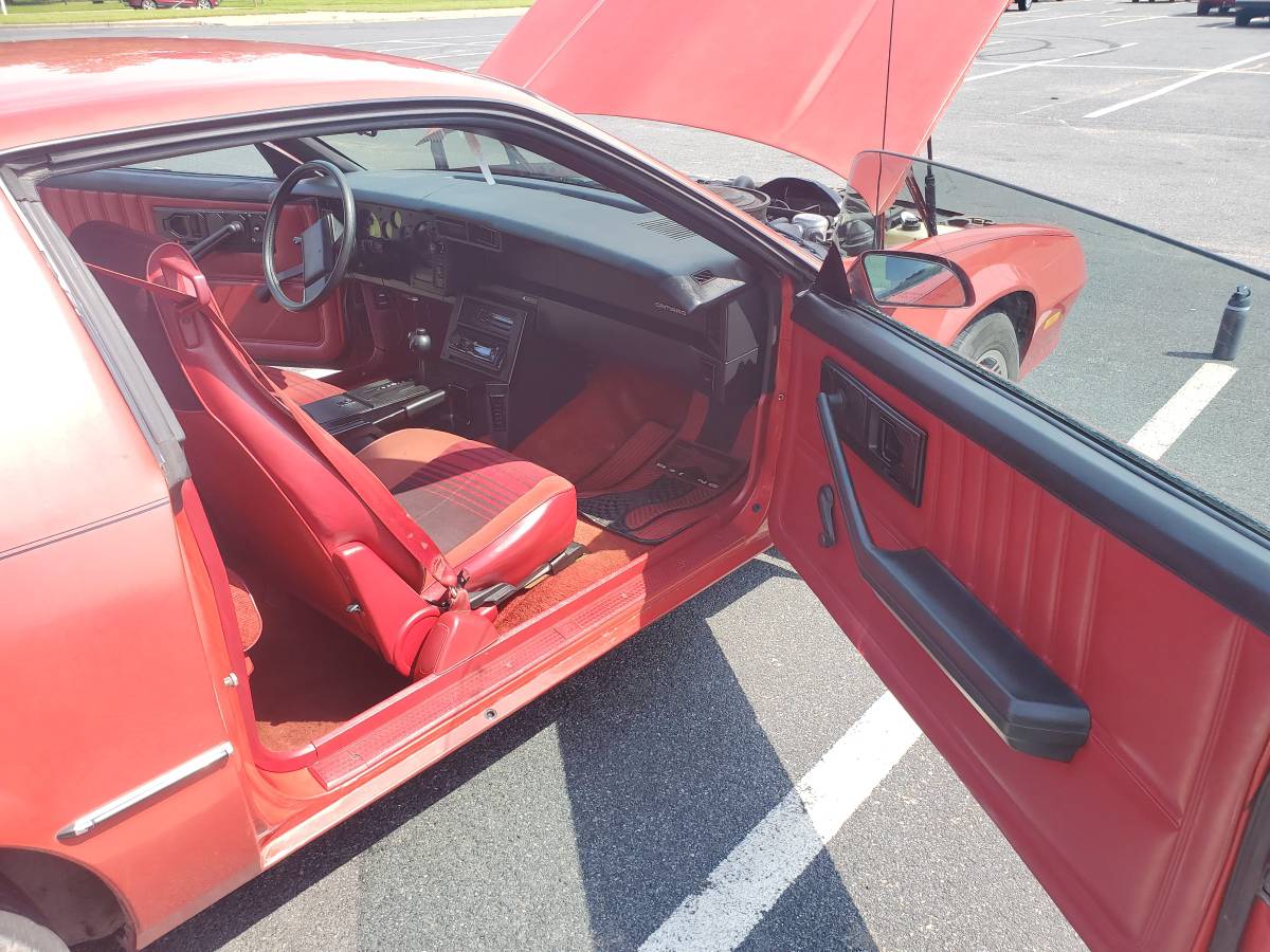 Chevrolet-camaro-1985-red-13