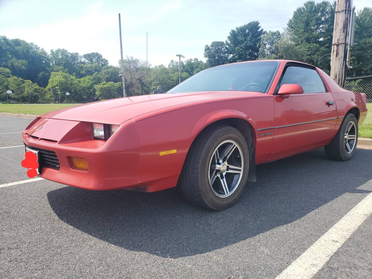 Chevrolet-camaro-1985-red-14
