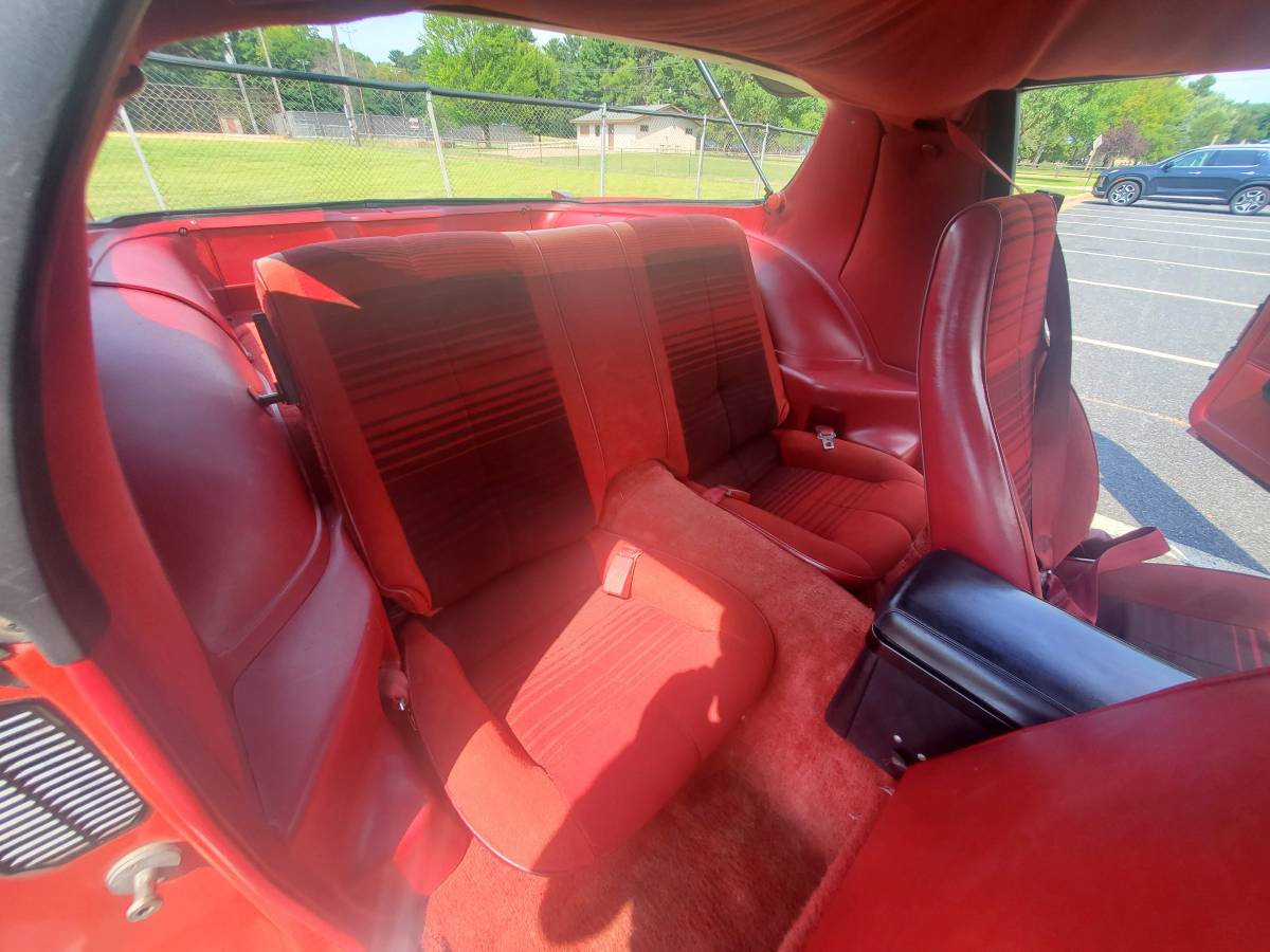 Chevrolet-camaro-1985-red-17