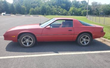 Chevrolet-camaro-1985-red