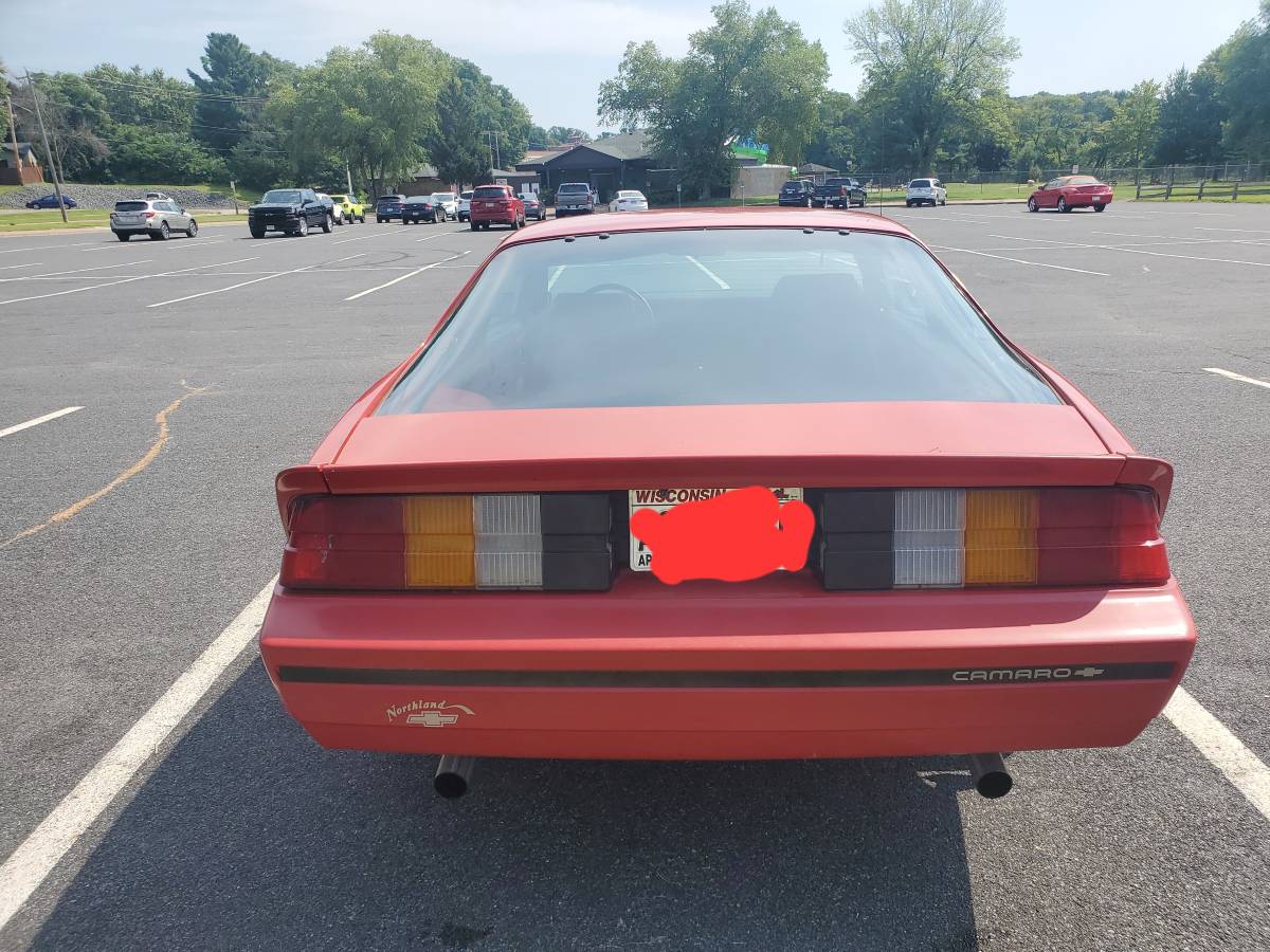Chevrolet-camaro-1985-red-5