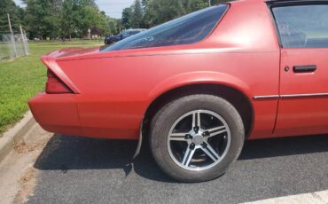 Chevrolet-camaro-1985-red-8