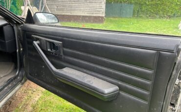 Chevrolet-camaro-1986-black-4
