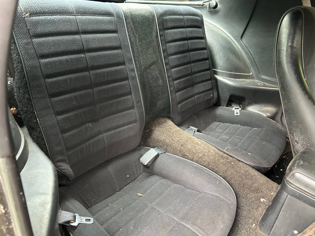 Chevrolet-camaro-1986-black-5