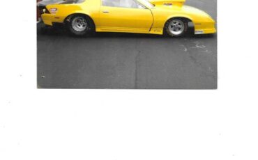 Chevrolet-camaro-1986-yellow-2