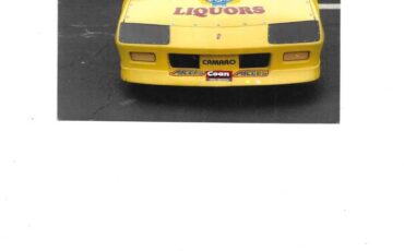 Chevrolet-camaro-1986-yellow-5