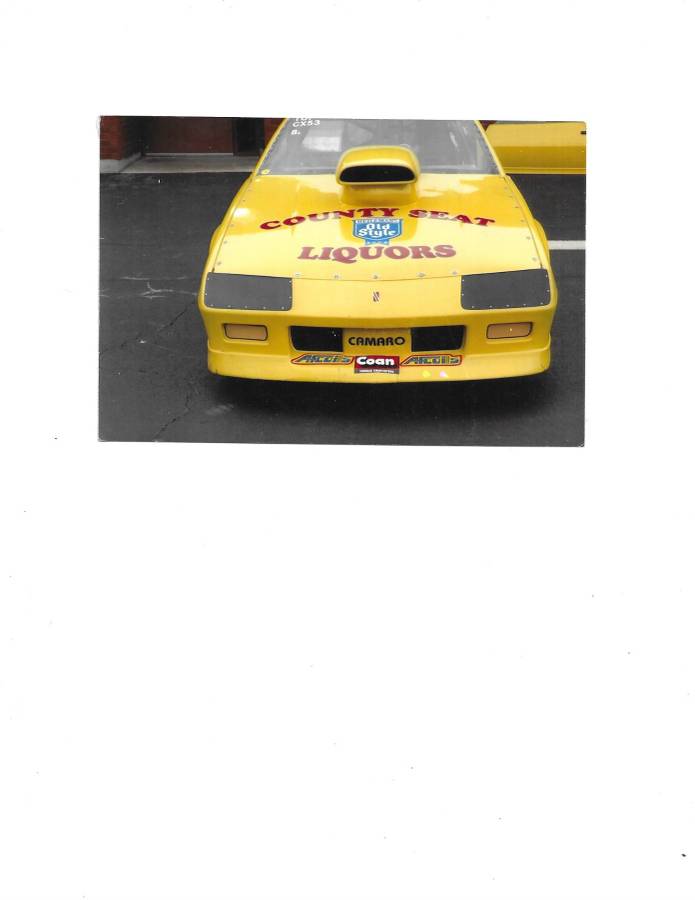 Chevrolet-camaro-1986-yellow-5