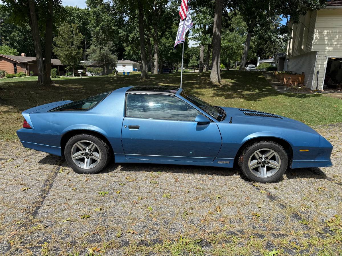 Chevrolet-camaro-1987-blue-1