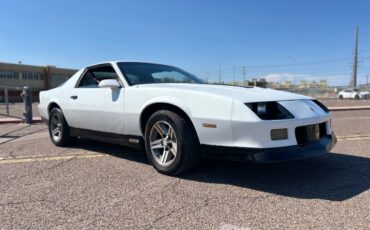 Chevrolet-camaro-1988-white-10