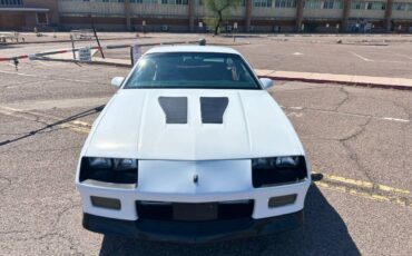 Chevrolet-camaro-1988-white-12