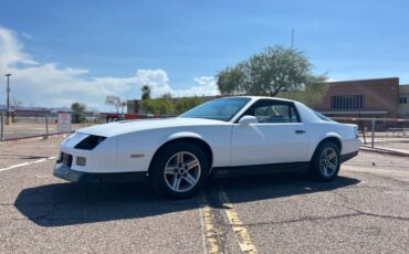 Chevrolet-camaro-1988-white-13