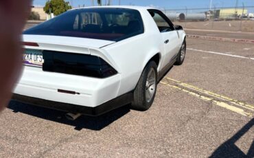Chevrolet-camaro-1988-white-6