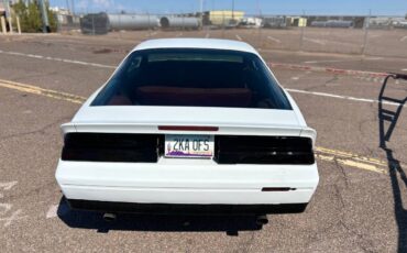 Chevrolet-camaro-1988-white-9