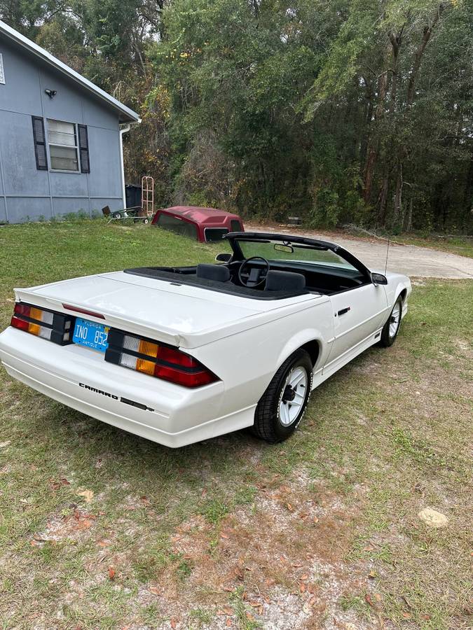 Chevrolet-camaro-1989-white-1