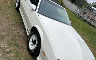 Chevrolet-camaro-1989-white-7