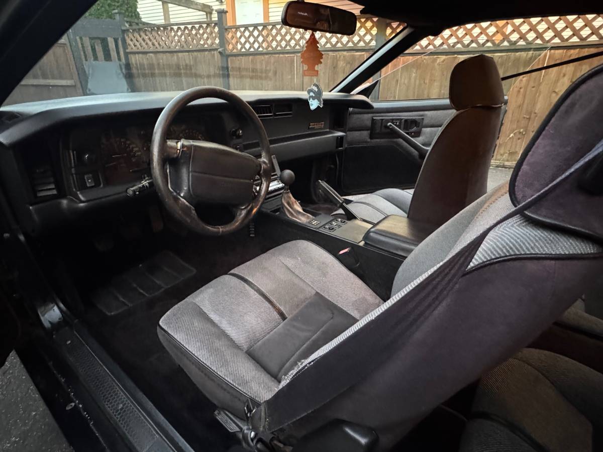 Chevrolet-camaro-1990-black-1