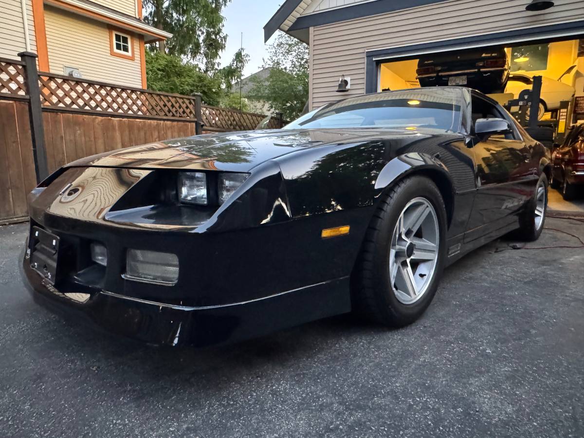 Chevrolet-camaro-1990-black-11