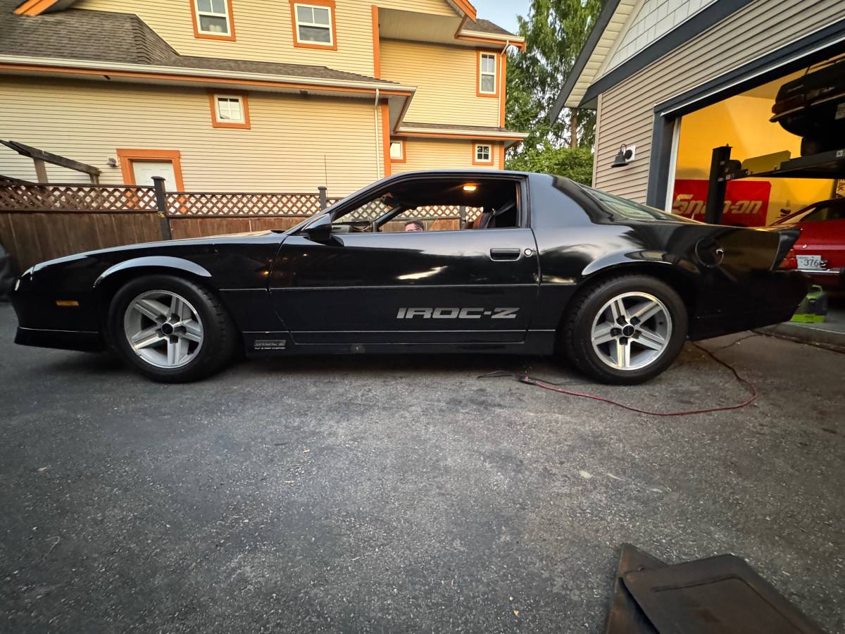 Chevrolet-camaro-1990-black-3