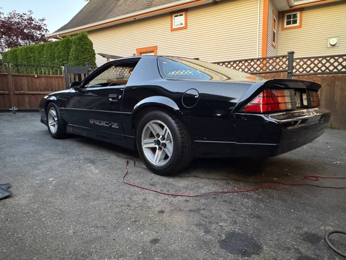 Chevrolet-camaro-1990-black-5
