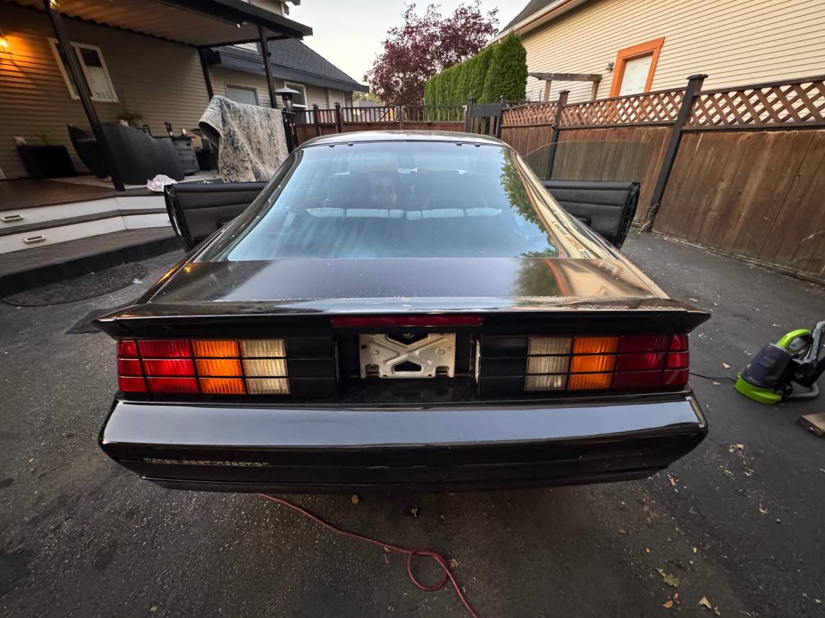 Chevrolet-camaro-1990-black-7