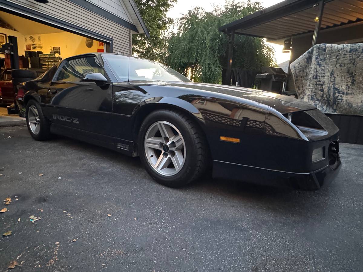 Chevrolet-camaro-1990-black