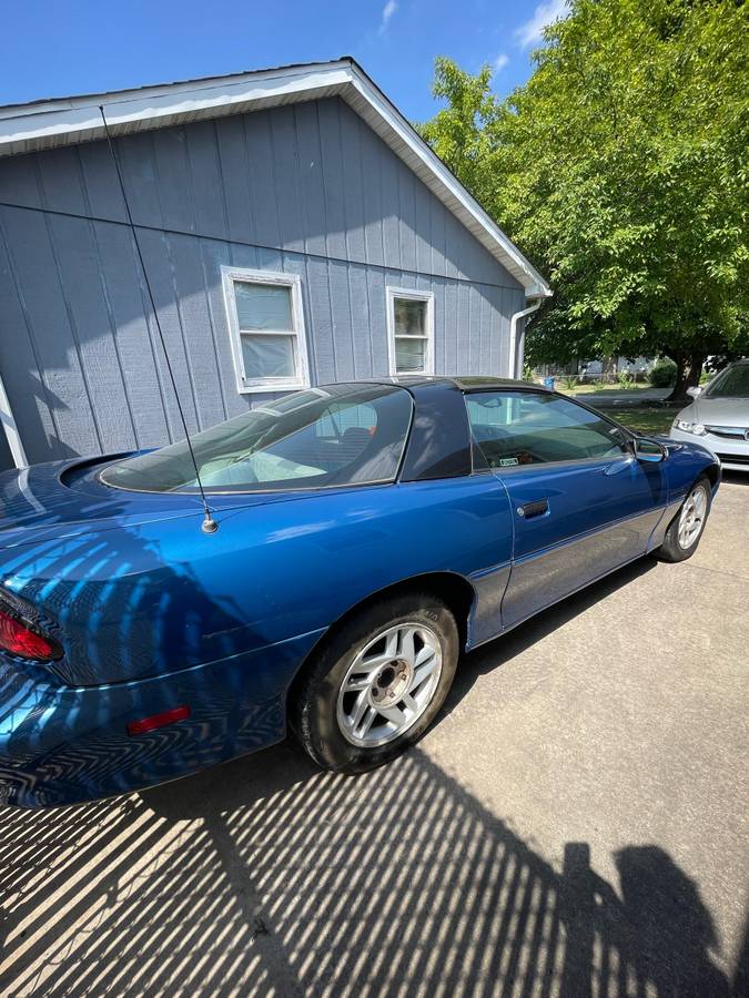 Chevrolet-camaro-1994-blue-13