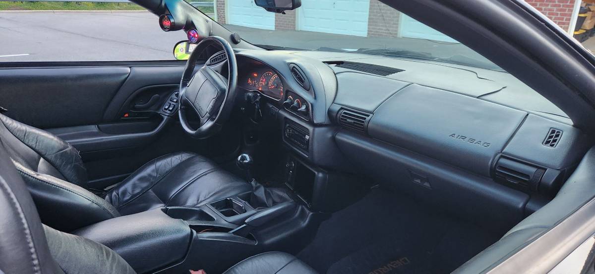 Chevrolet-camaro-1995-black-8
