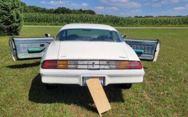 Chevrolet-camaro-berlinetta-1979-3