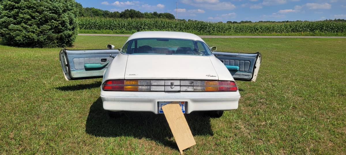 Chevrolet-camaro-berlinetta-1979-3