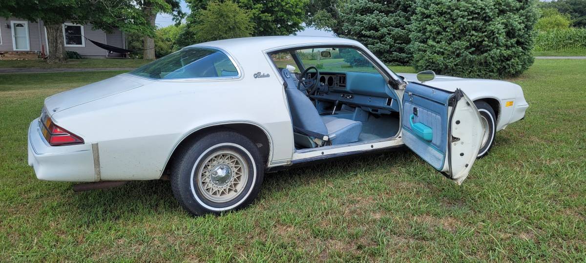 Chevrolet-camaro-berlinetta-1979-4