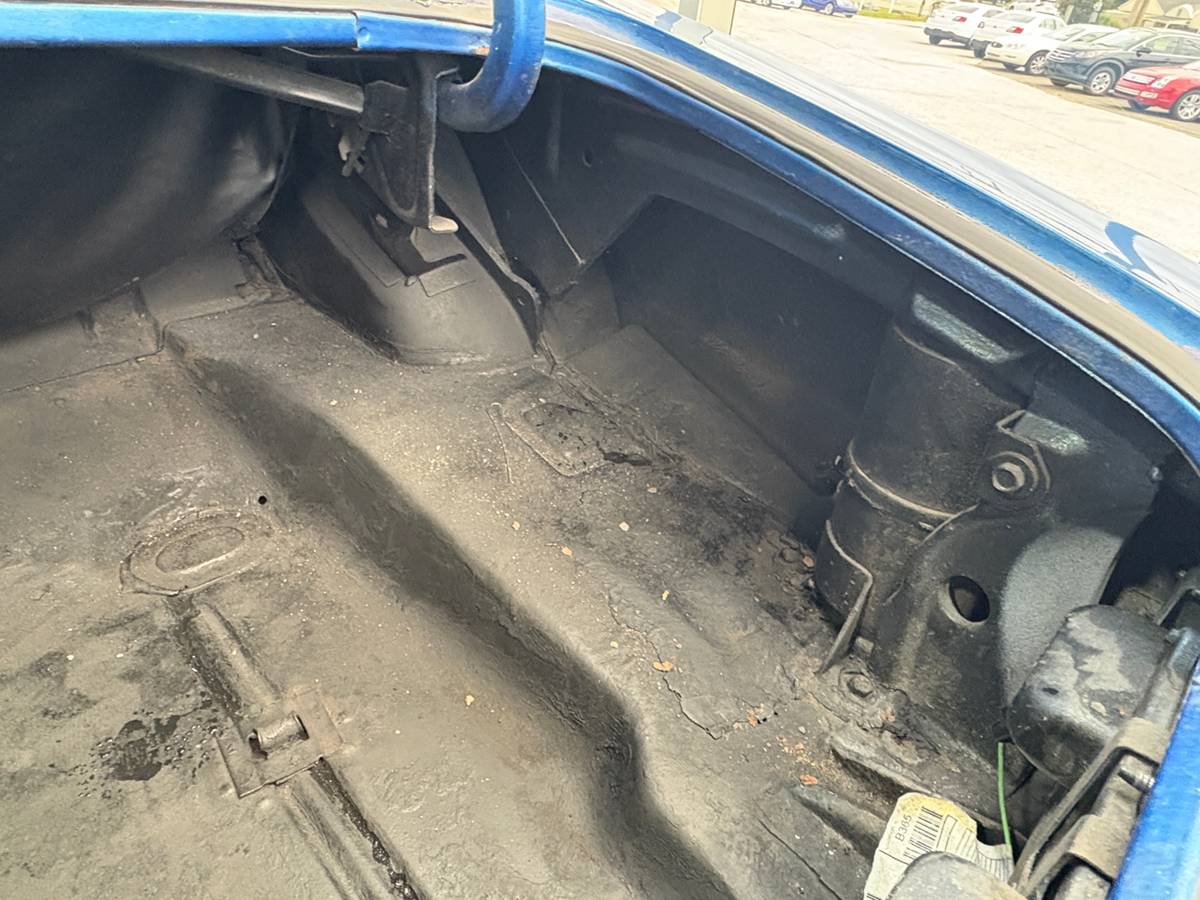 Chevrolet-camaro-diesel-1968-blue-14
