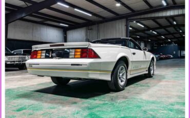 Chevrolet-camaro-iroc-convertibl-1988-white-1
