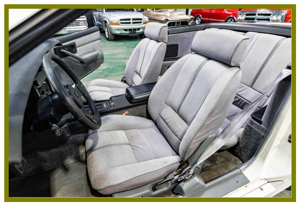 Chevrolet-camaro-iroc-convertibl-1988-white-11