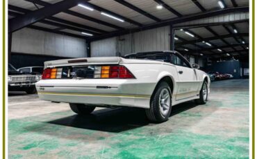 Chevrolet-camaro-iroc-convertibl-1988-white-15