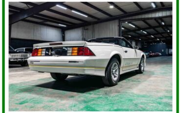 Chevrolet-camaro-iroc-convertibl-1988-white-16