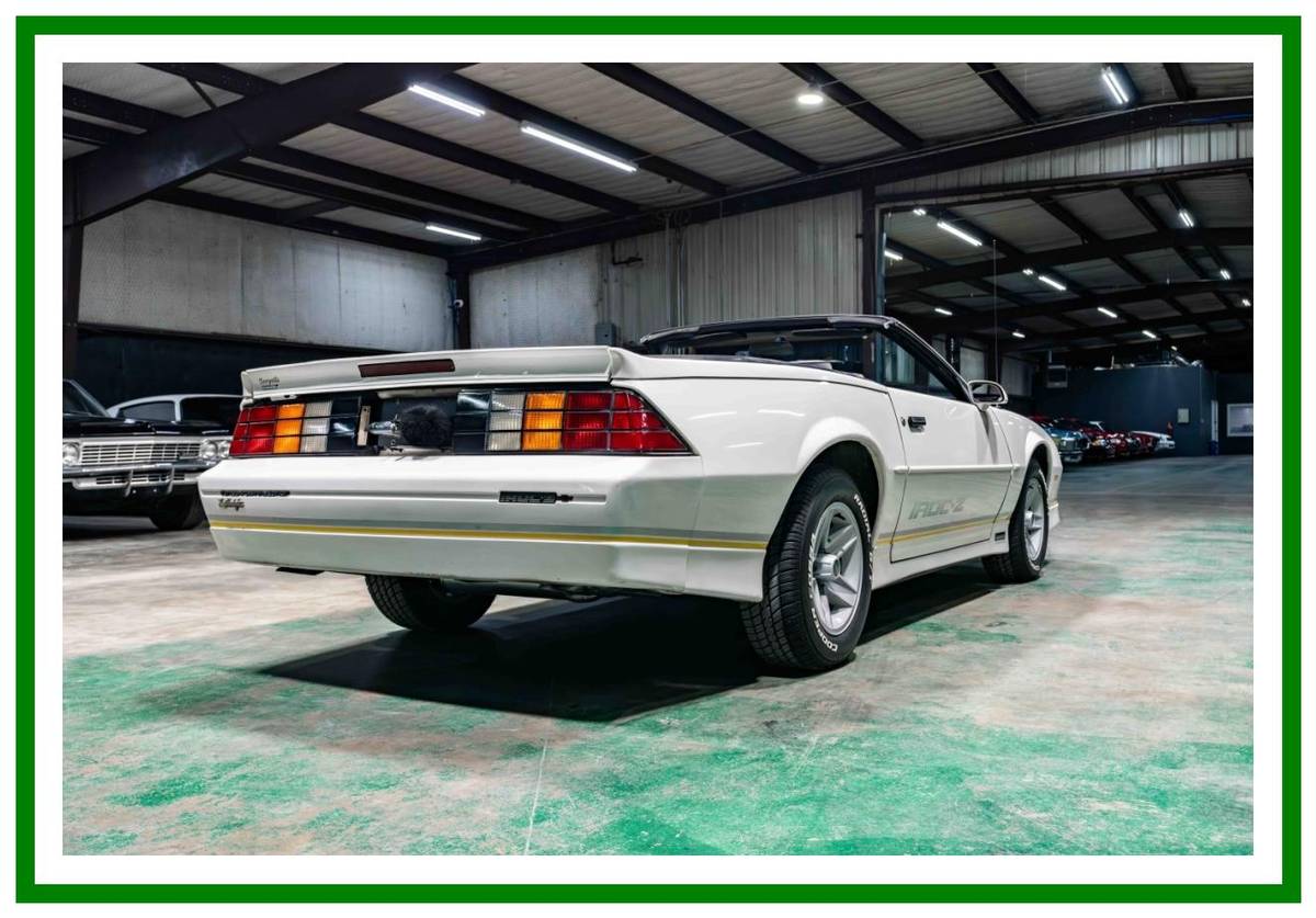 Chevrolet-camaro-iroc-convertibl-1988-white-16