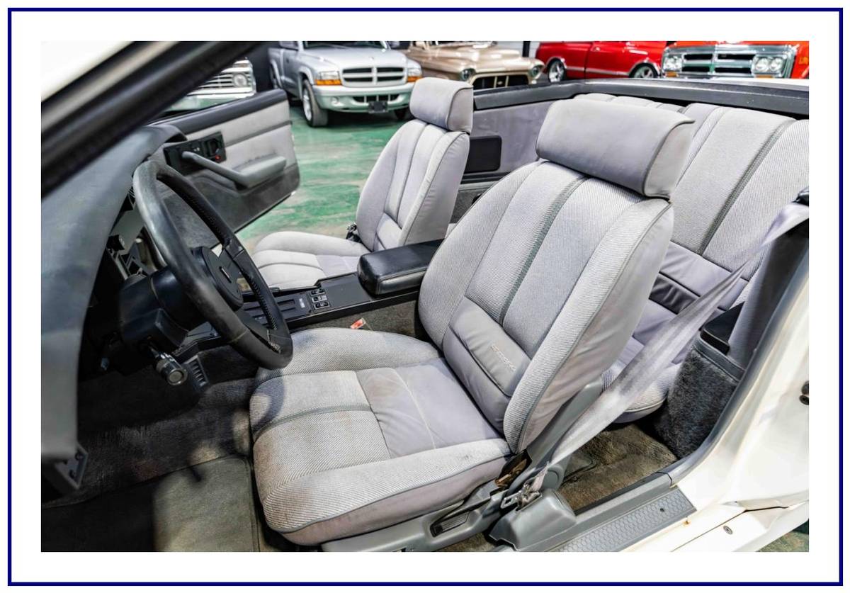 Chevrolet-camaro-iroc-convertibl-1988-white-17