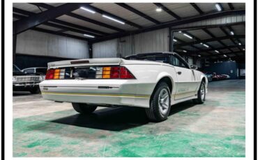 Chevrolet-camaro-iroc-convertibl-1988-white-20