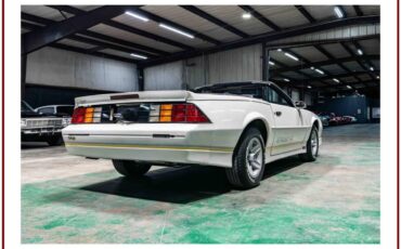 Chevrolet-camaro-iroc-convertibl-1988-white-21
