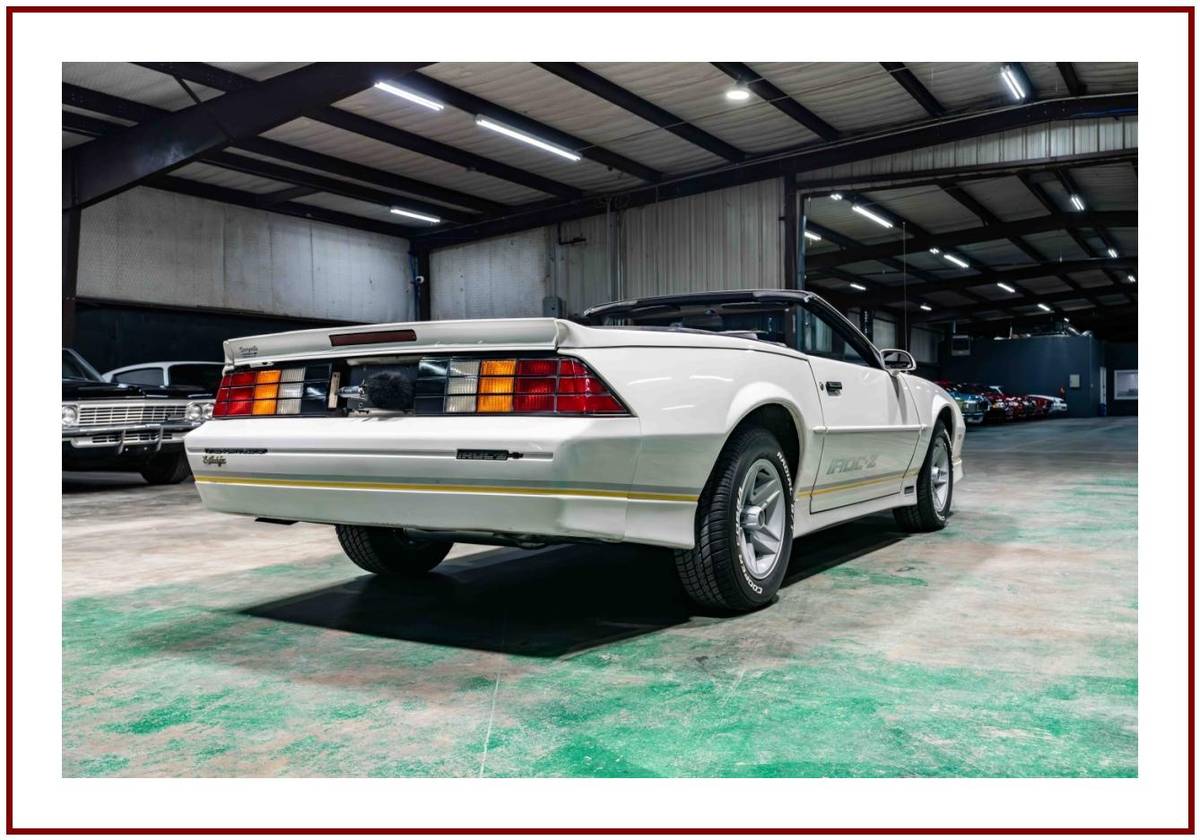Chevrolet-camaro-iroc-convertibl-1988-white-21