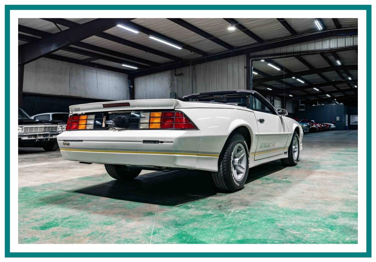 Chevrolet-camaro-iroc-convertibl-1988-white-31
