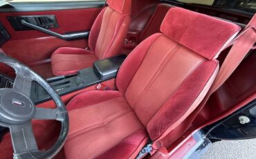 Chevrolet-camaro-iroc-z-1986-black-12