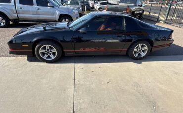 Chevrolet-camaro-iroc-z-1986-black-3