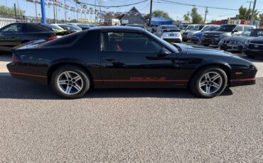 Chevrolet-camaro-iroc-z-1986-black-7